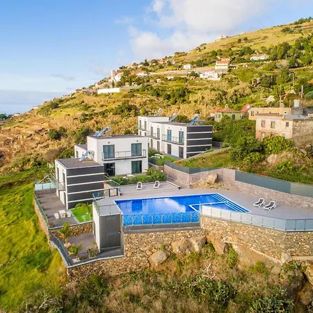 Ourmadeira - Sunset Cliff Villas, Contemporary ファハ・ダ・オヴェルハ