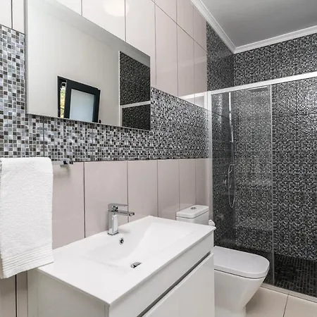 Ourmadeira - Sunset Cliff Villas, Contemporary Villa Fajã da Ovelha